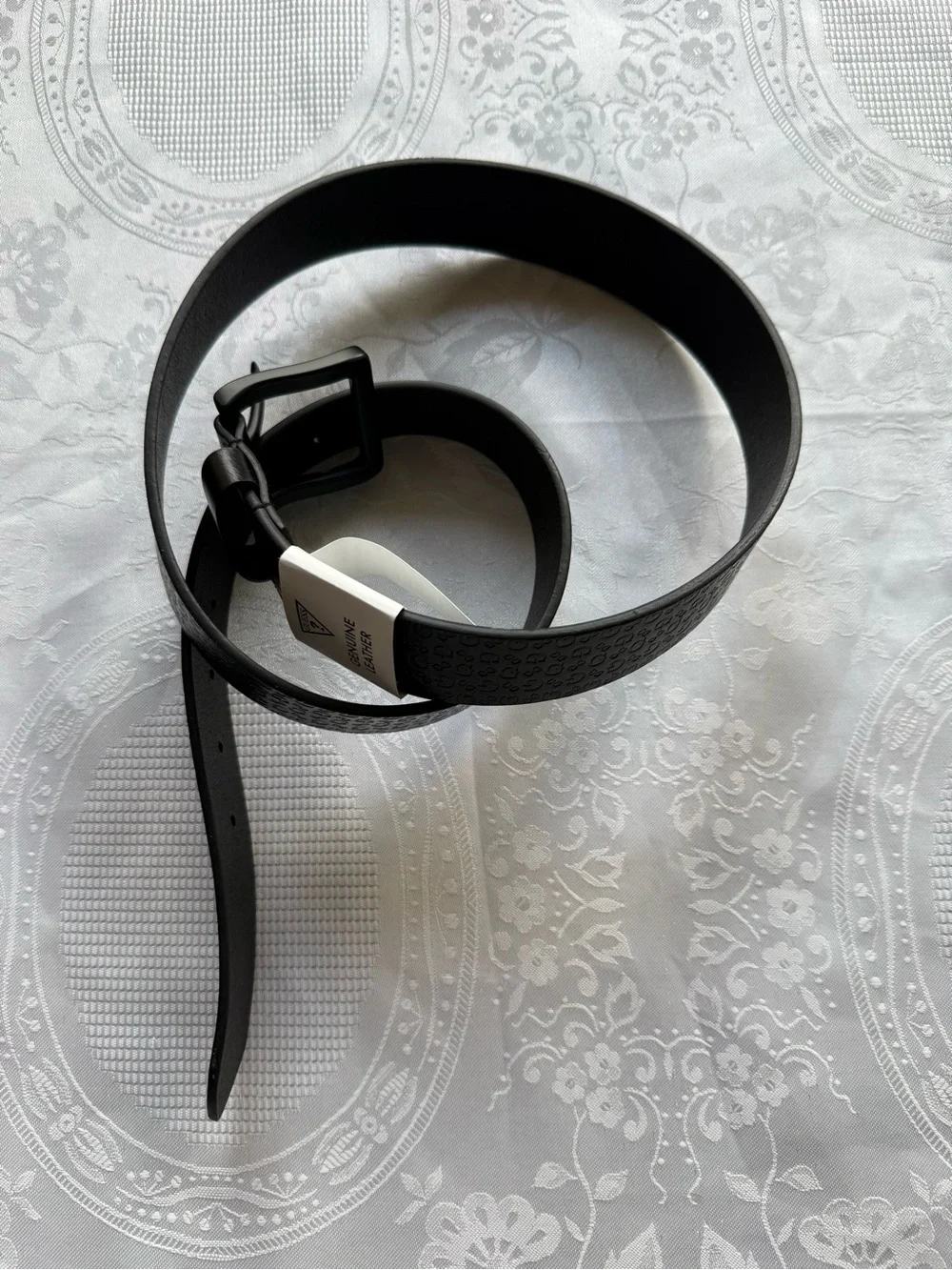 Guess Black Genuine Leather Belt Men's Size L Logo-Pattern Embossed Matte Buckle